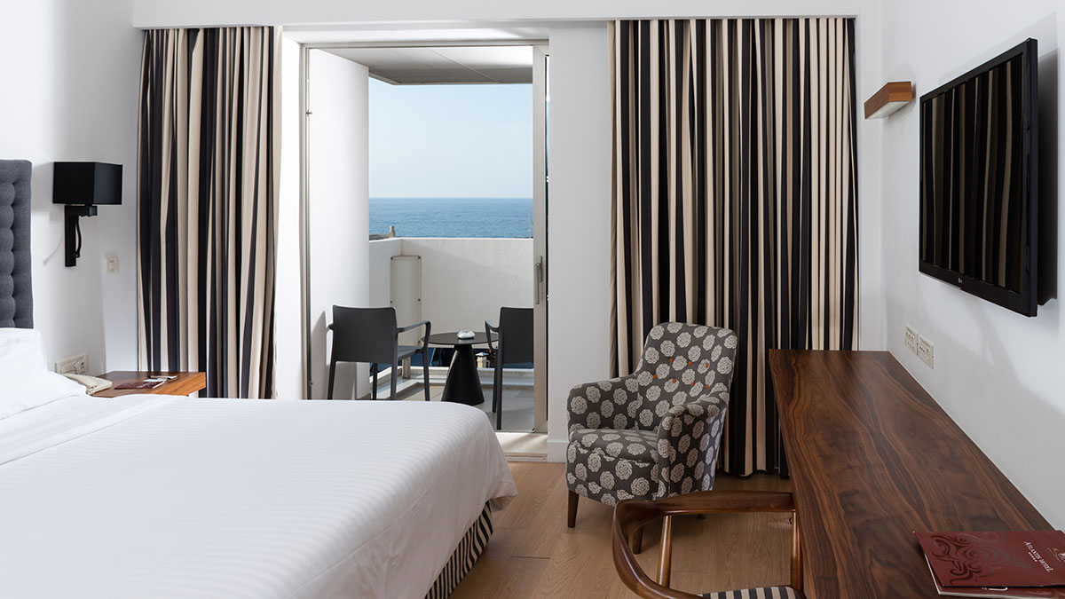 Business Room City View